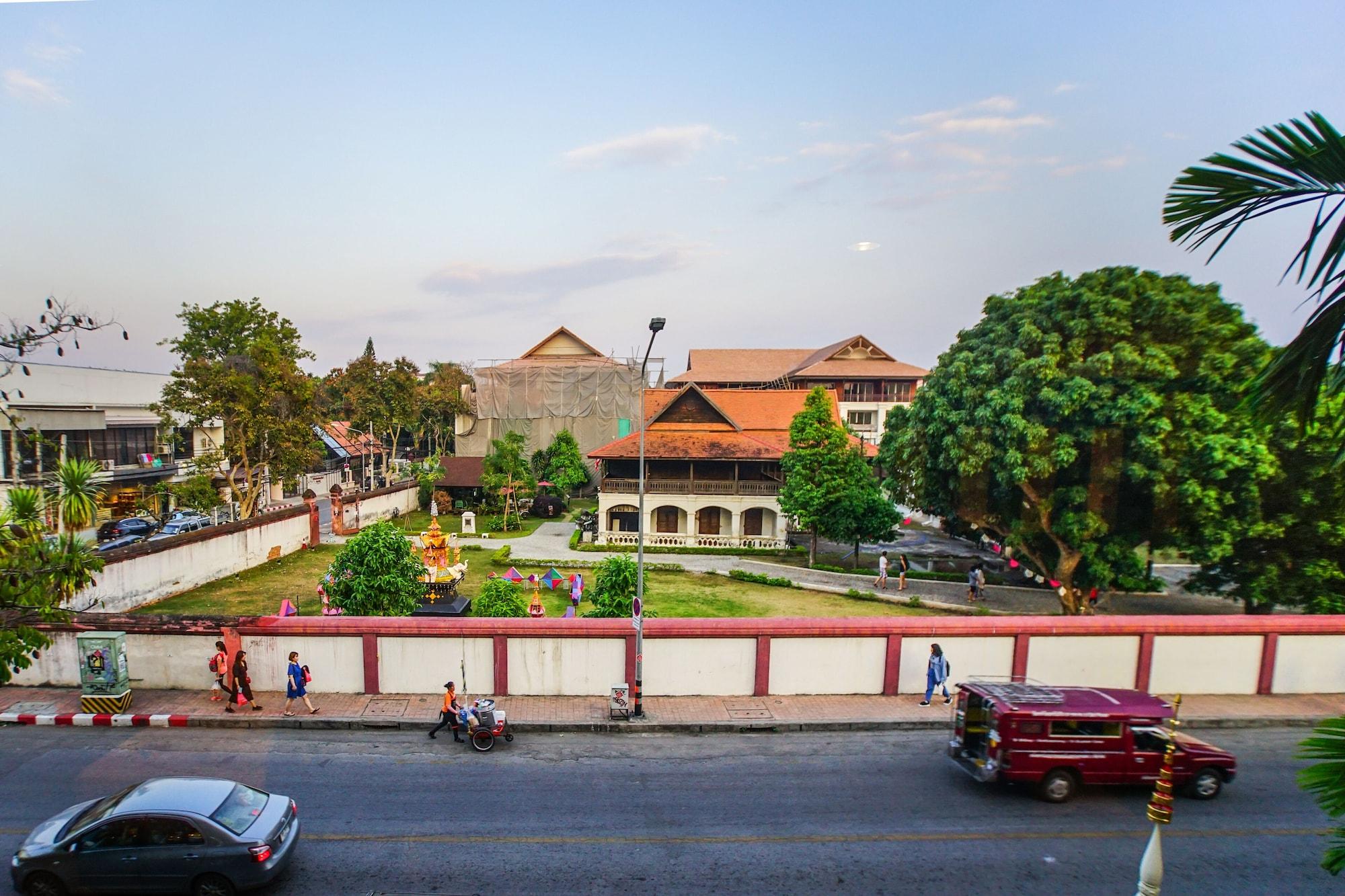 Parasol Inn Chiang Mai Old City Hotel Dış mekan fotoğraf